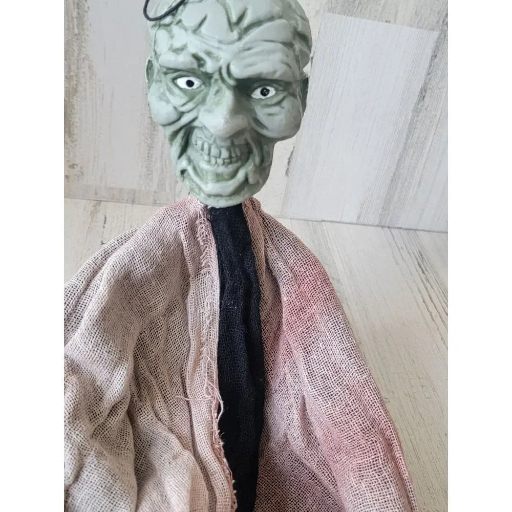 Green zombie Gremlin Goblin‎ hanging prop the core zombie Halloween scary